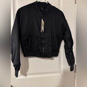 NWT Women’s Nike insulated jacket size small.